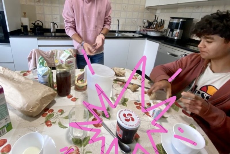 Ce matin au p&rsquo;tit d&eacute;j : un peu de la maison 🥐☕️