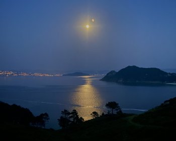 image 🌅 Course contre le soleil, rendez-vous avec la lune🌙