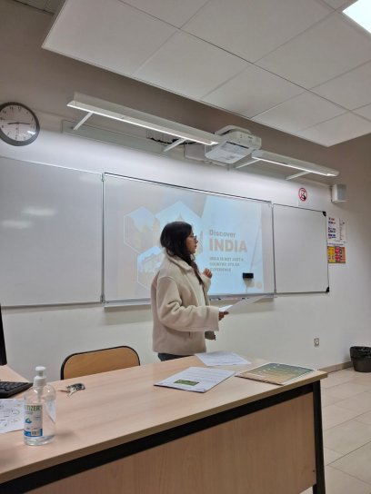 image 2_ME_TEACHING_ABOUT_INDIA_PPT.jpg (0.1MB)