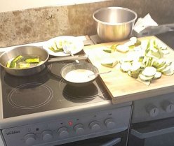 Photo de la pr&eacute;paration des courgettes