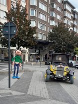 Photo d'une statue de Gaston Lagaffe sur la place verte &agrave; Charleroi