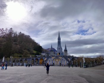 image Lourdes - The Holy Place 