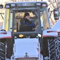    Neige 0 – Tracteur 1 : vive le déneigage en tracteur !