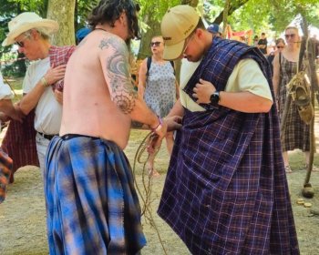 image "Tressage de cultures : quand la tradition unit les peuples"