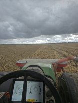 Photo du tracteur en train de semer