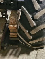 Pneu pas encore d&eacute;monter 