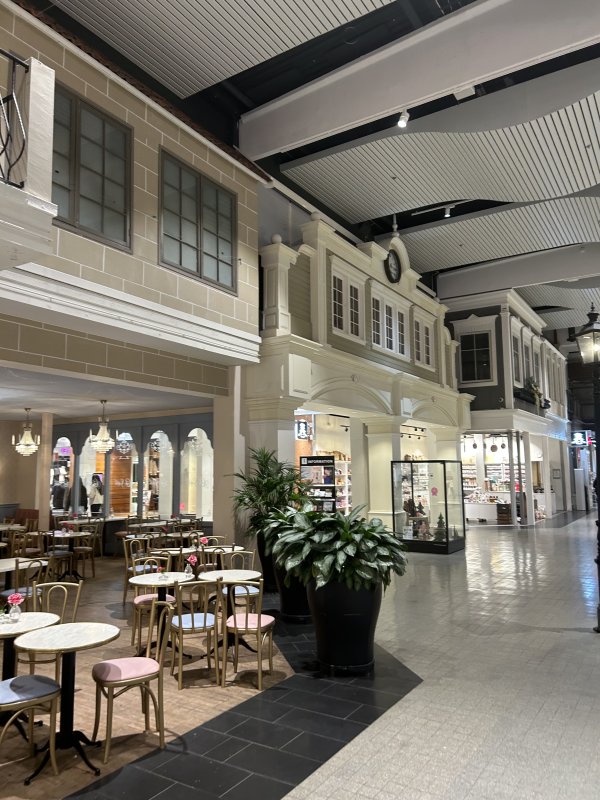 Une magnifique village dans un centre commercial !